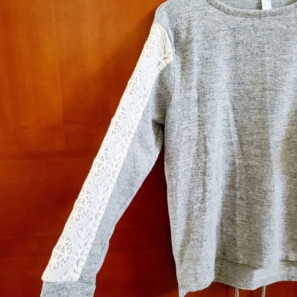 Flora Nikrooz women's lace sleeve top - Picture 4 of 12